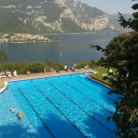 Il Bacio Sul Lago Apartment
